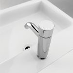 Extreme Berührungslose Waschtisch Armatur - Touch free electronic faucet for deck mounted installations Extreme_E_B_with_sink