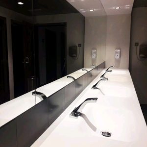 Condor Berührungslose Waschtisch Armatur - Touch free electronic faucet for deck mounted installations with integrated panel Condor_Edificio mediapro Barcelona -Barcitronic 002